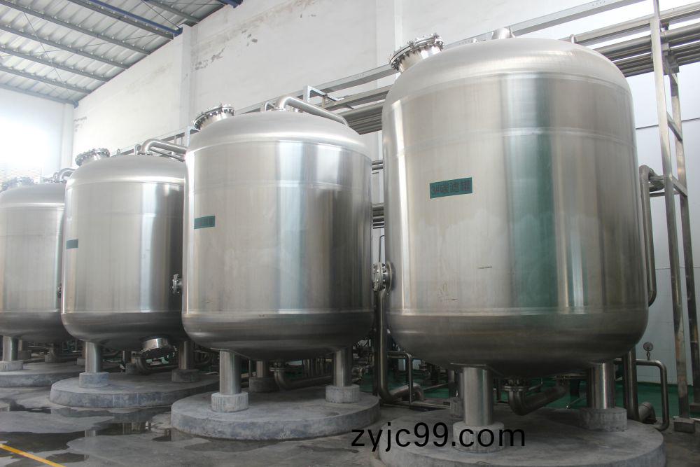 廣(guang)州(zhou)某(mou)某(mou)啤(pi)酒100噸過濾(lv)輭化(hua)水(shui)工程