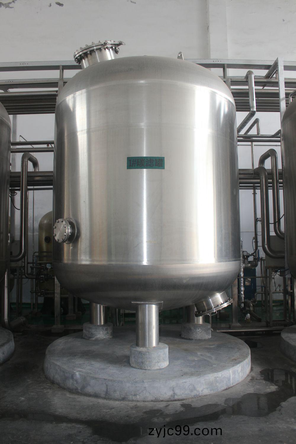 廣州某某啤(pi)酒100噸(dun)過濾(lv)輭(ruan)化(hua)水(shui)工(gong)程(cheng)